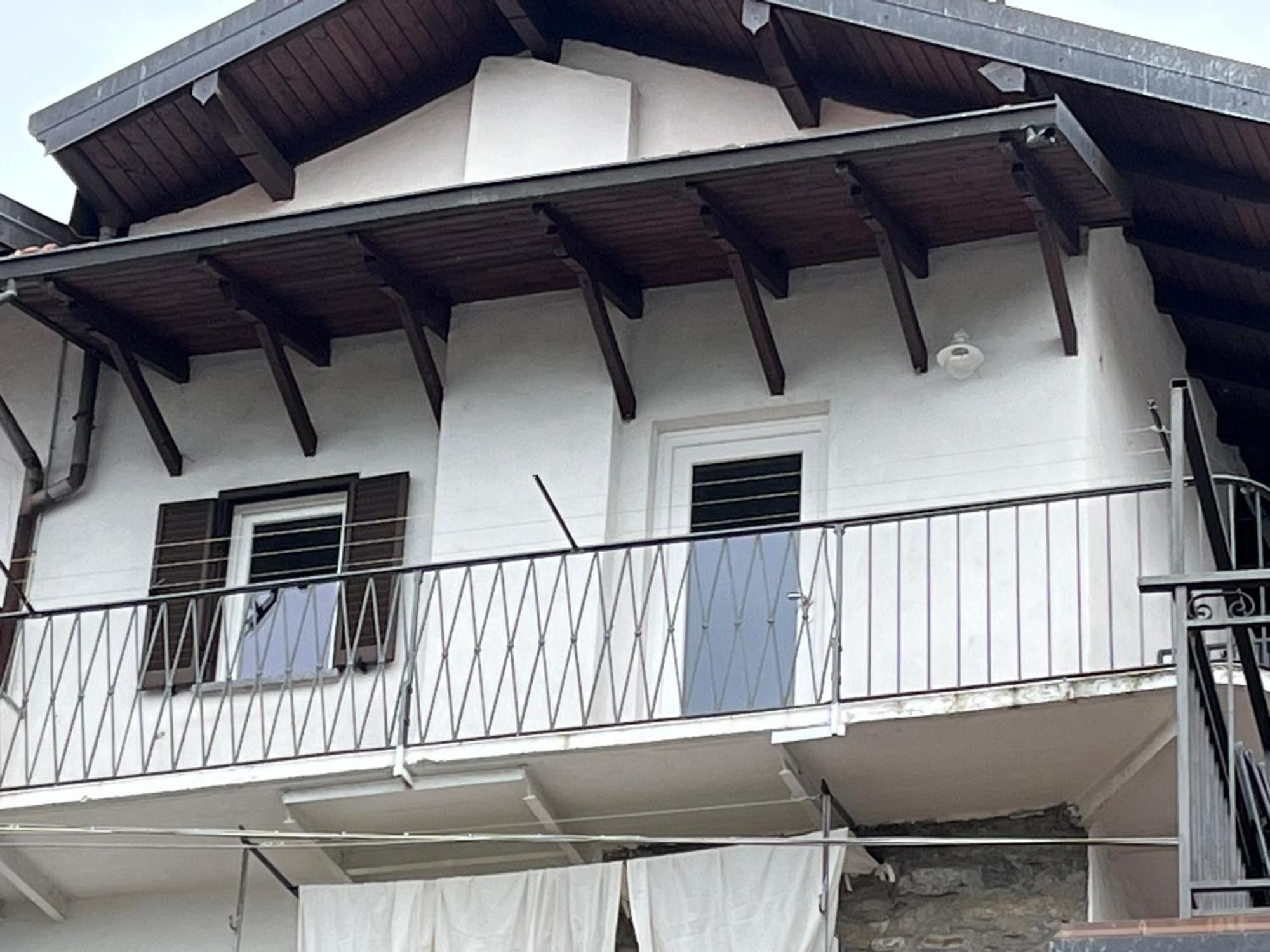 Overlooking Lago Maggiore Verbania Exterior foto