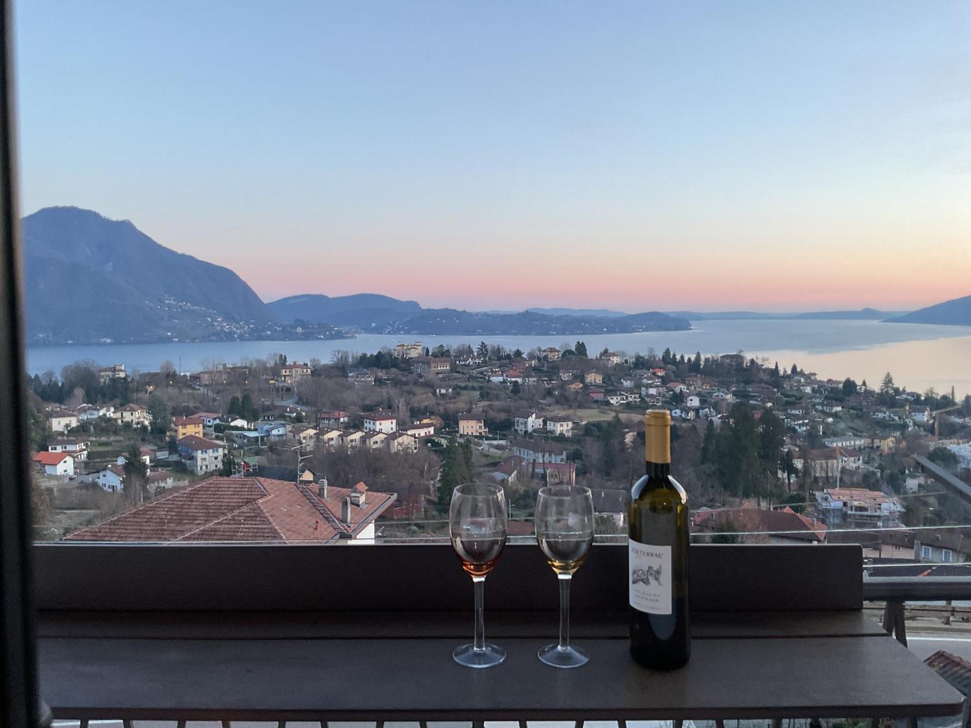 Overlooking Lago Maggiore Verbania Exterior foto